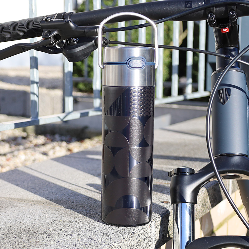 Dizajnov� termoska LEEZA